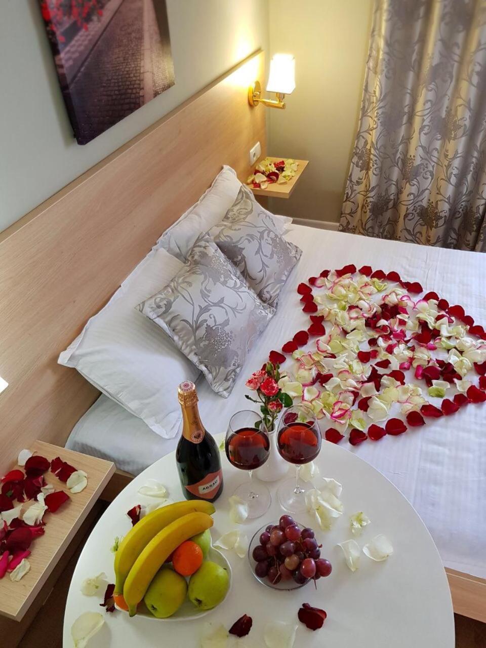 Sky Hotel 비슈케크 외부 사진